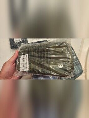 lululemon athletica Unisex Olive Green Toiletry Kit